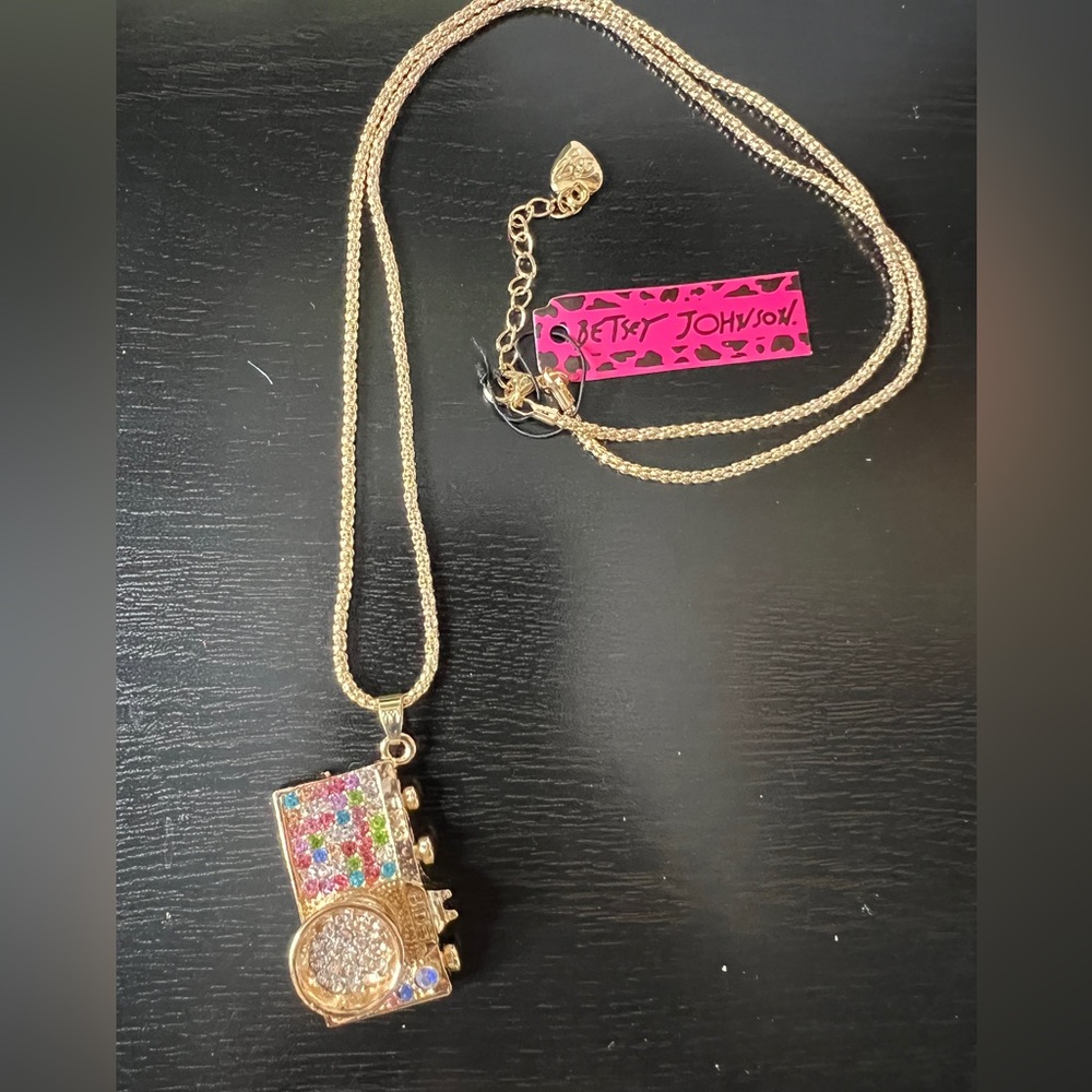 πΈ NWT! Multi Color Rhinestone Camera Necklace - Picture 4 of 7